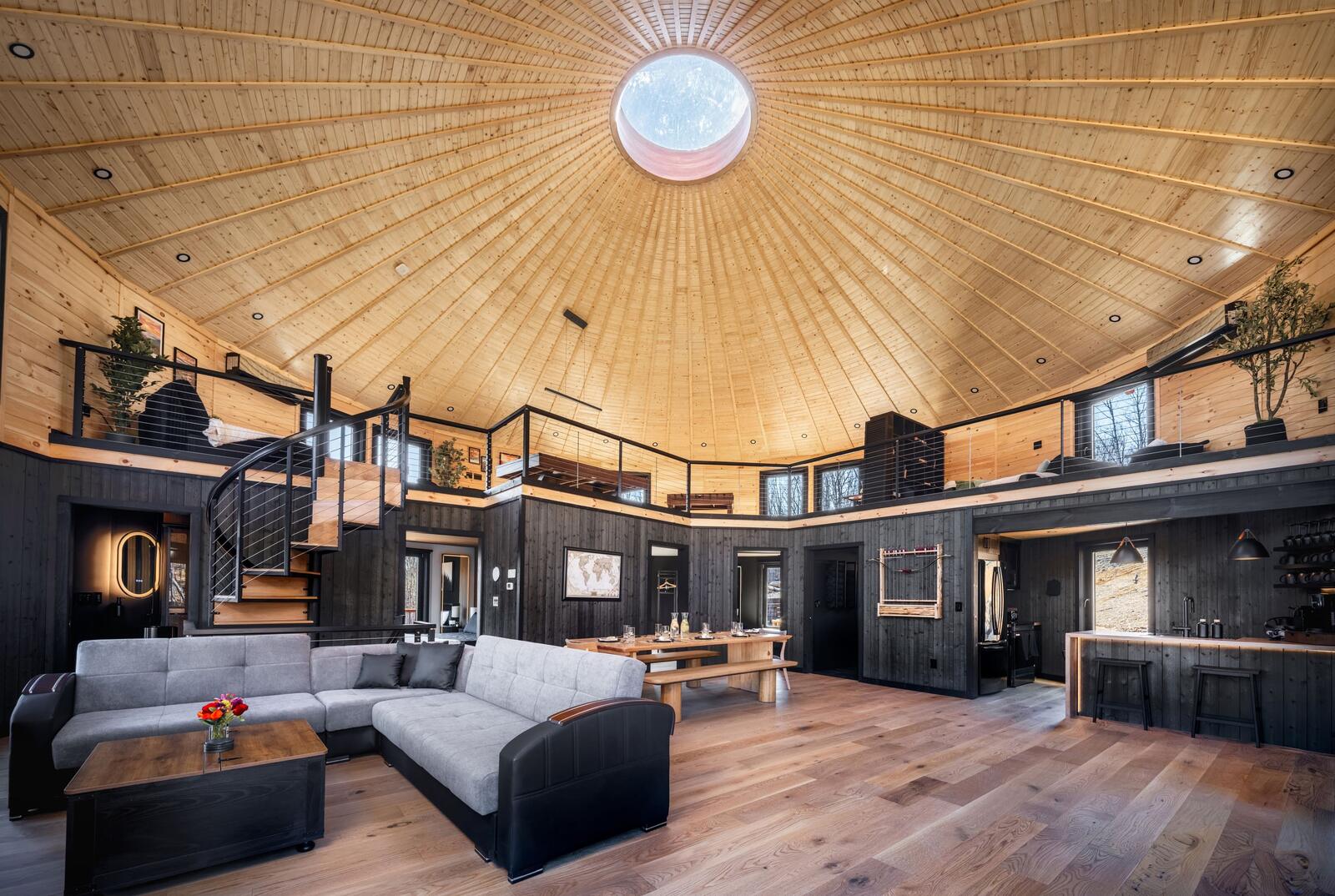 The round main room with the opening dome above
